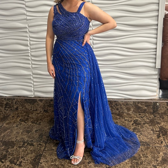 Portia and scarlet royal blue gown - Picture 3 of 3